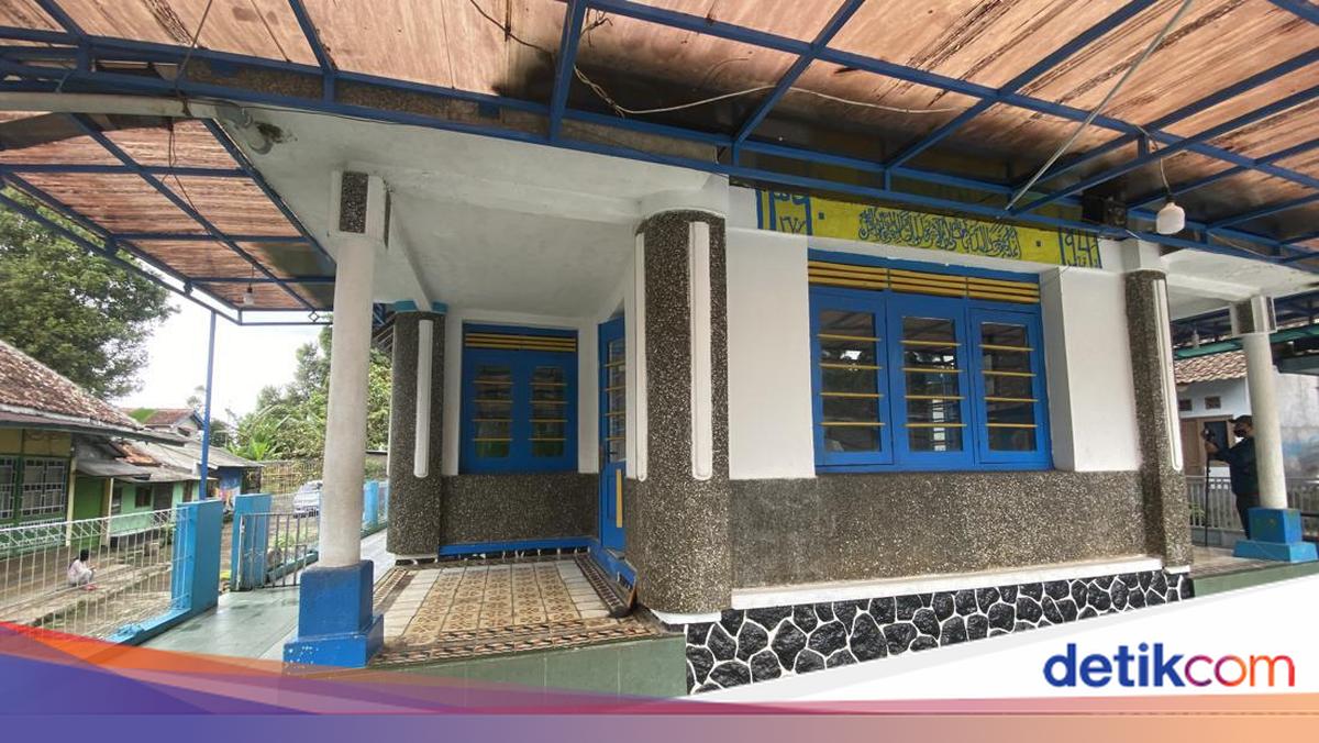 Masjid Al Munawaroh: Tempat Ibadah yang Menyatu dengan Kehidupan Cilacap